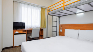 スタンダード ルーム ダブルベッド 1台 + ロフトベッド1台　禁煙