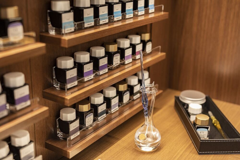 静かな海を眺めてのんびり。源泉かけ流しの温泉で心と体を癒して3493238