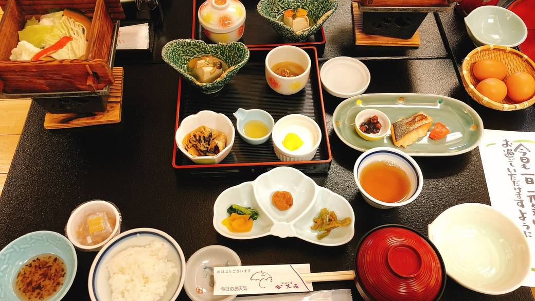 地元尽くしの料理が並ぶ
こだわりの朝ご飯 / 2