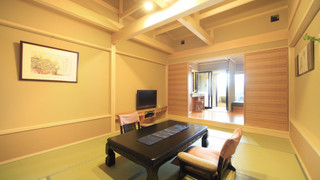 露天風呂付和室　町側