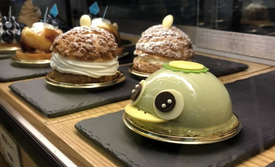 ラウンジのスイーツ一例① / 1