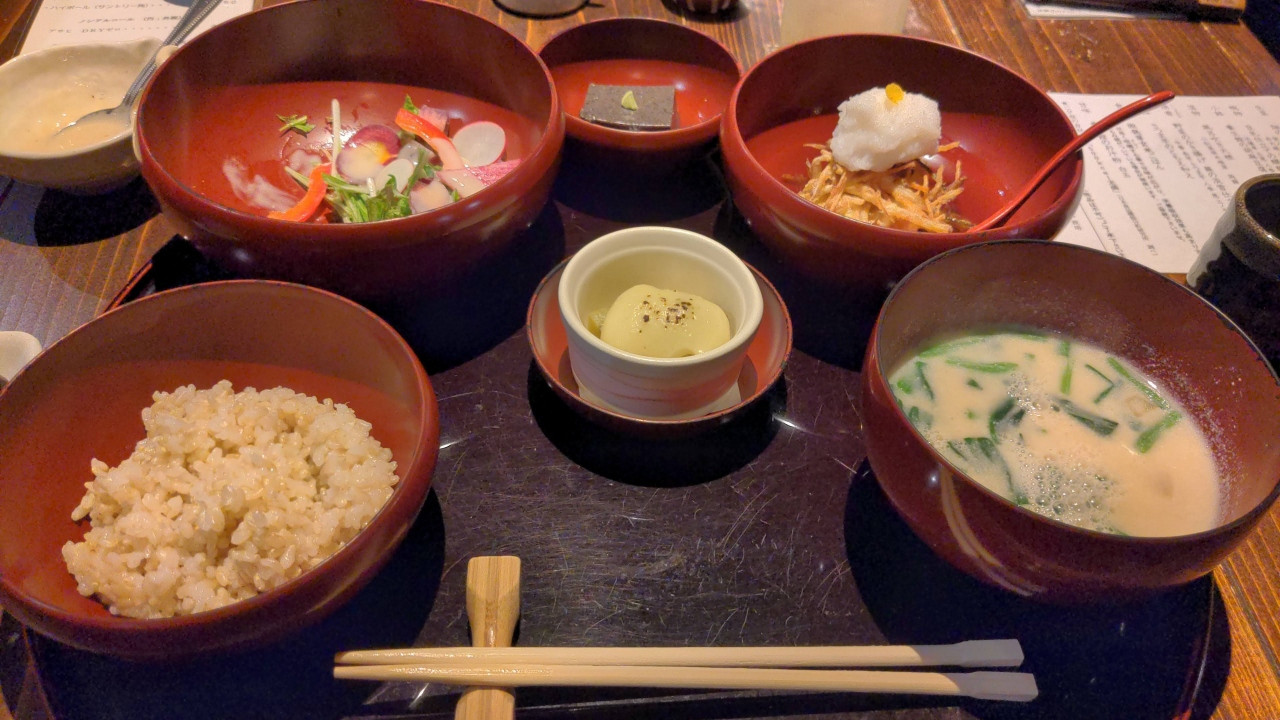 醍醐汁美味しい。かき揚げは餡がかなり強い味。。