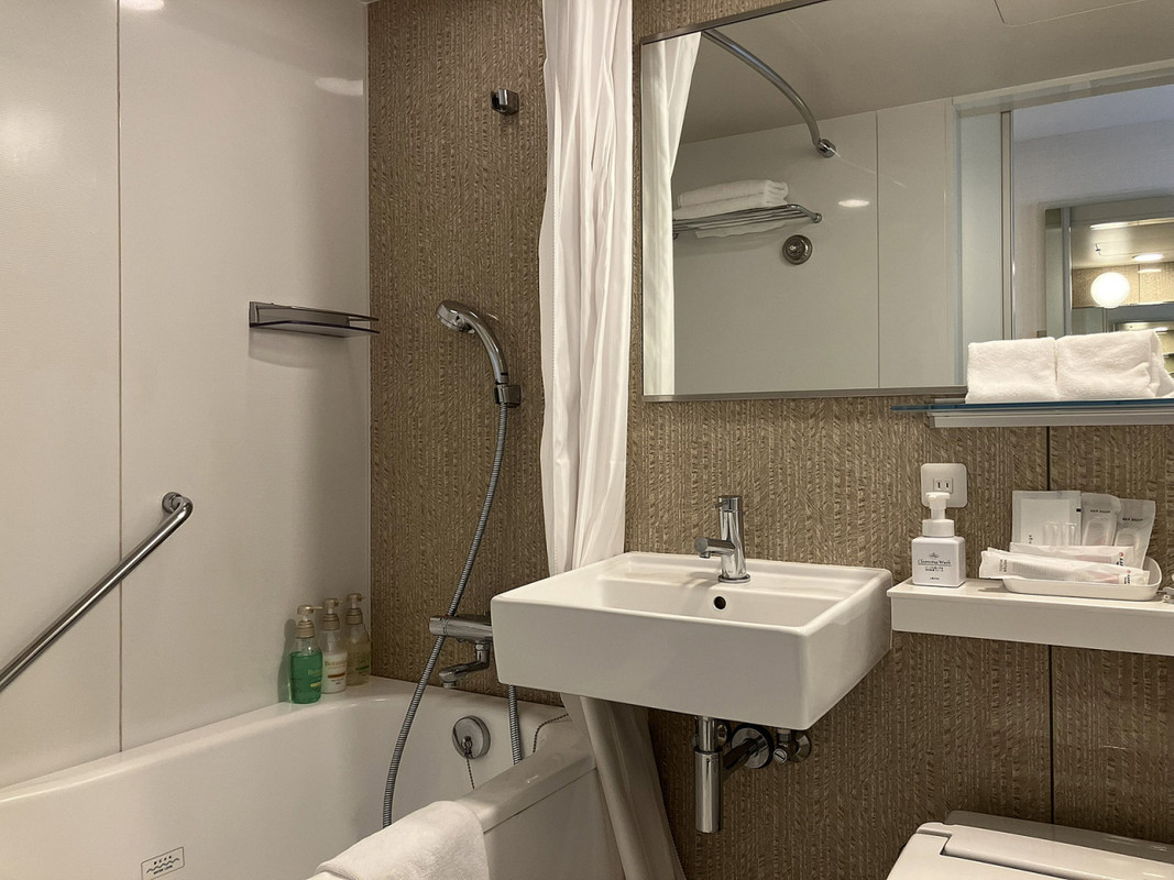 バスルーム、ユニットバスながらゆとりある造り