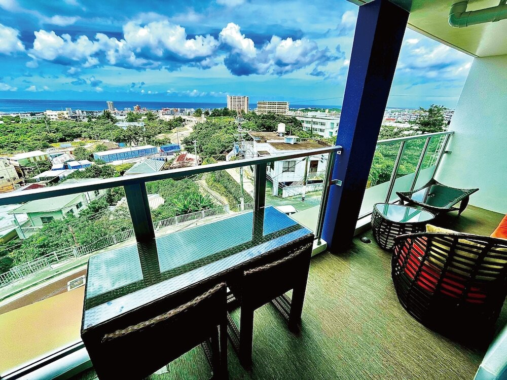 アメリカンビレッジを見下ろす。那覇空港からも観光地へもアクセス抜群3531000