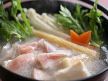 木の香りと温かいおもてなしが魅力。創業300年の老舗旅館3646709