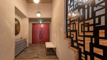 内部エントランス / 2