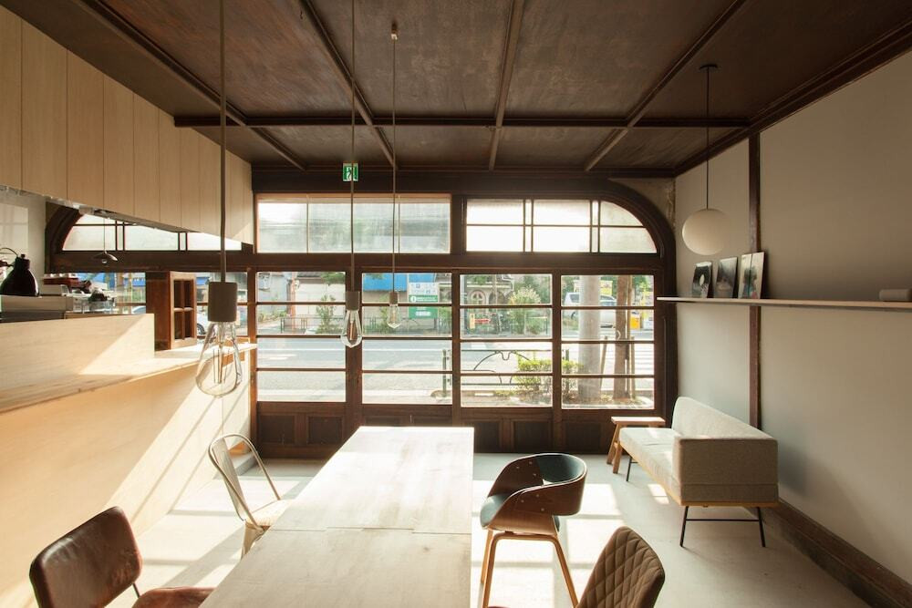 客室内のダイニングエリア