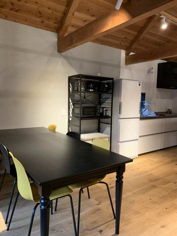 客室内のダイニングエリア