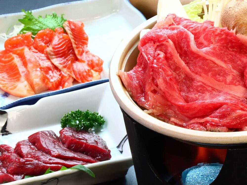 旅館のお食事処