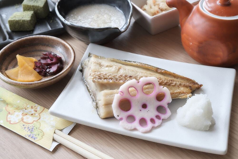 朝食