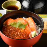 いくらサーモン丼 / 3