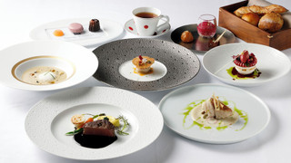 スーペリアルーム- Expedia限定 季節のコース《Menu Dégustation》メインディッシュ：和牛ロティ/ ブッフェ朝食付