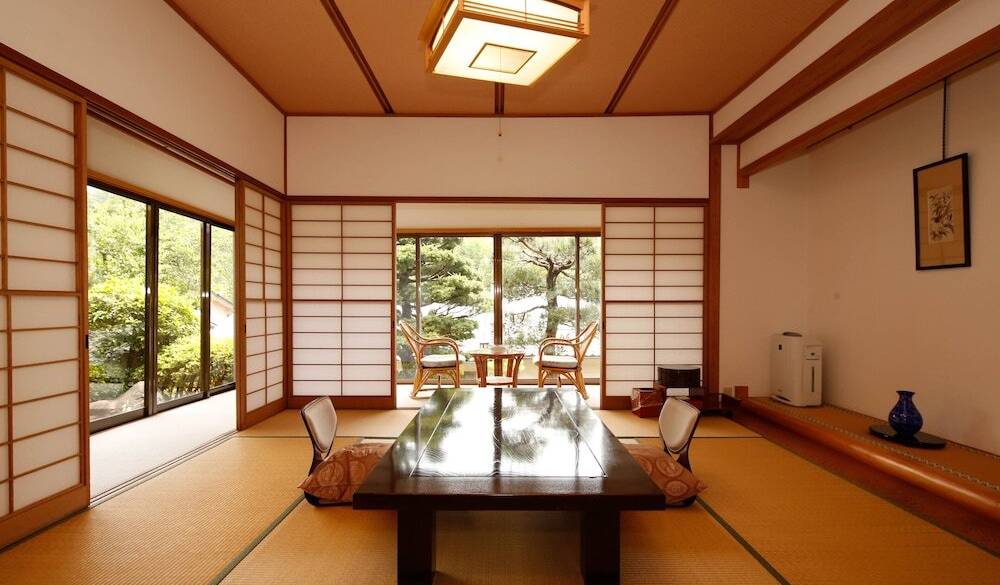 個性ある客室で
思い思いのひと時を / 4