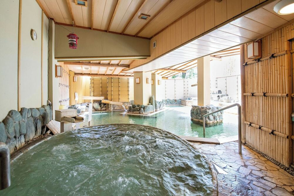 桧大露天風呂 花桧