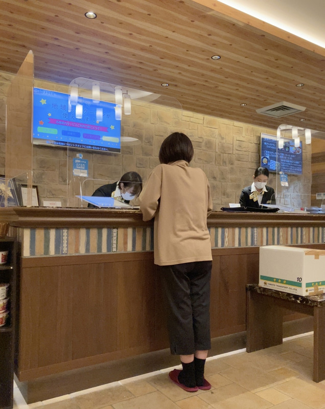 フロントの雰囲気・館内着　どこも同じ
