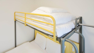 スタンダード ルーム ダブルベッド 1台 + ロフトベッド1台 禁煙