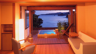 露天風呂付コーナールーム50sqm（畳10畳）　禁煙　ビーチビュー