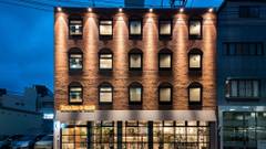 ドロップイン鳥取 ラグジュアリー カプセルホテル