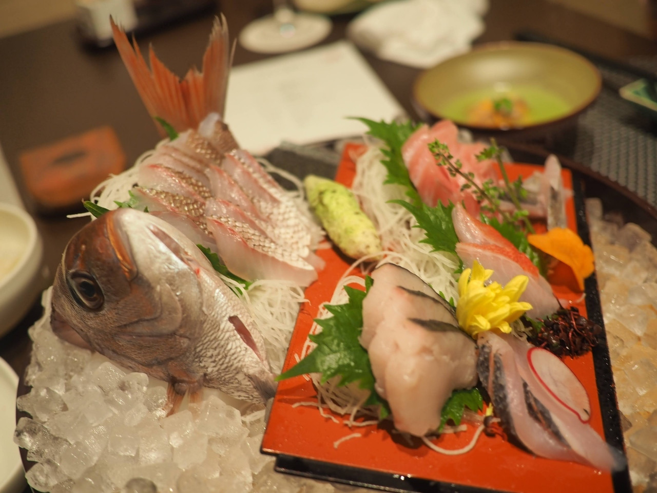 地元産の鮮魚に満たされる贅沢ディナー3406431