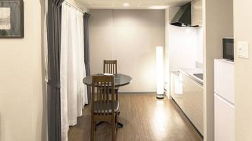 客室内のダイニングエリア / 25