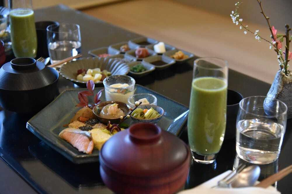 町家構造を現代⾵にアレンジしたラグジュアリーホテル4008384