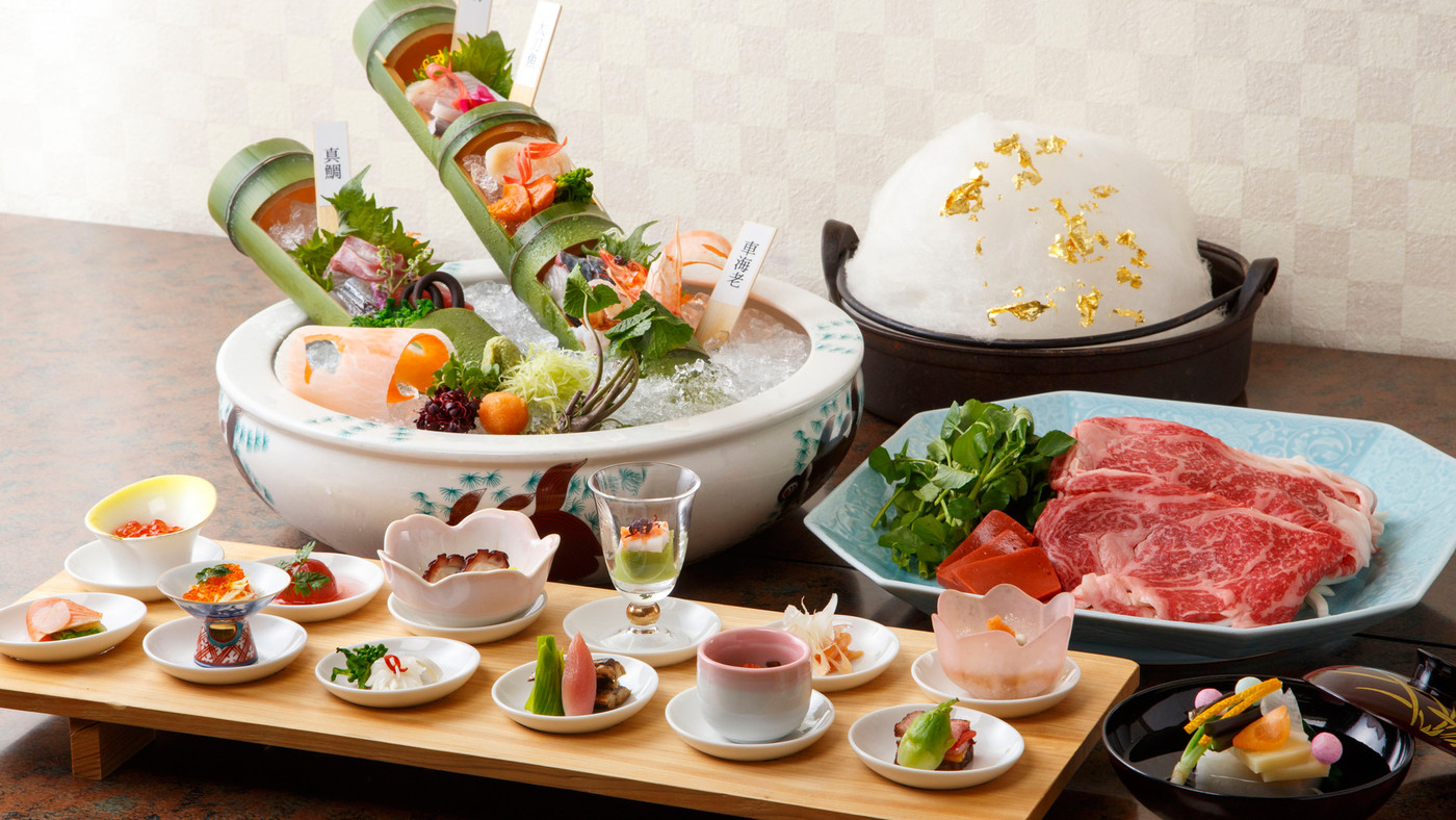 アイデア満載の料理に舌鼓!金泉の露天風呂付き客室で至福のひと時3465402