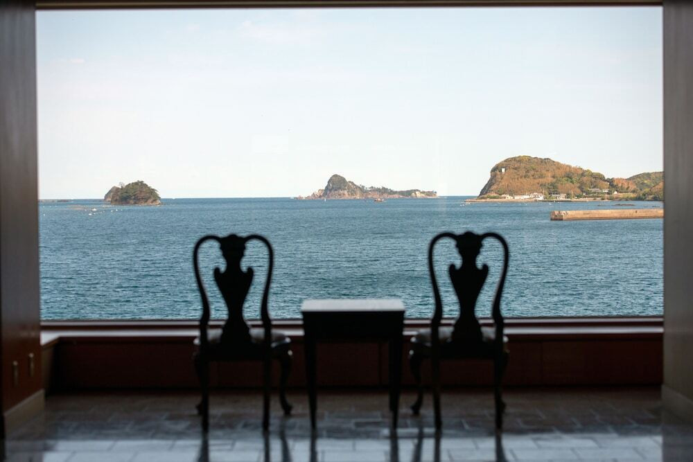 ロビーラウンジ①