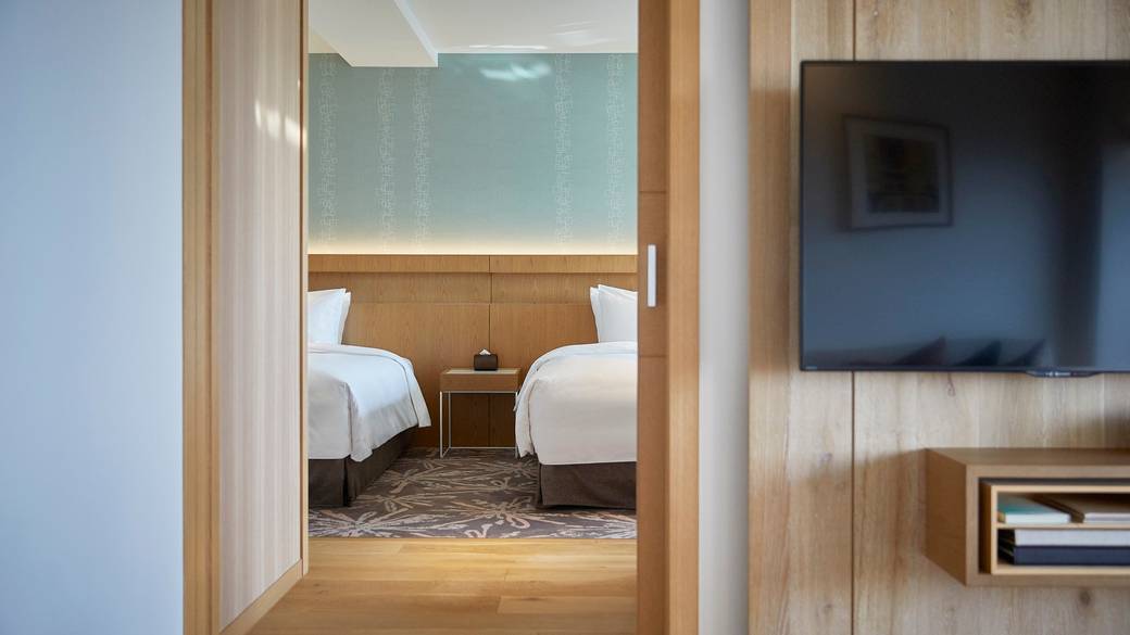 お部屋のベッドでくつろぎタイム / 4