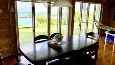 客室内のダイニングエリア / 5