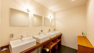 スモール ダブルルーム 共用バスルーム