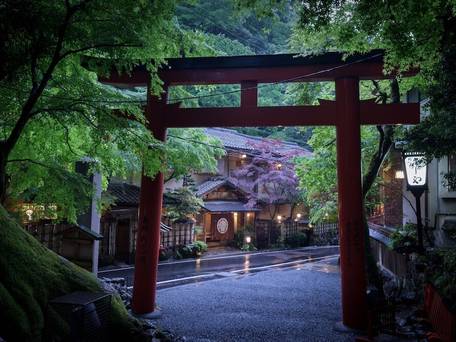 京都 元祖川床 発祥の老舗料理旅館 貴船ふじや / 3