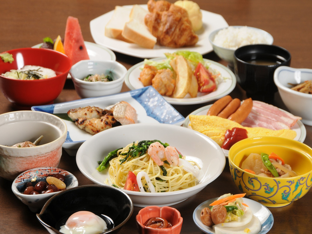 朝食バイキング①