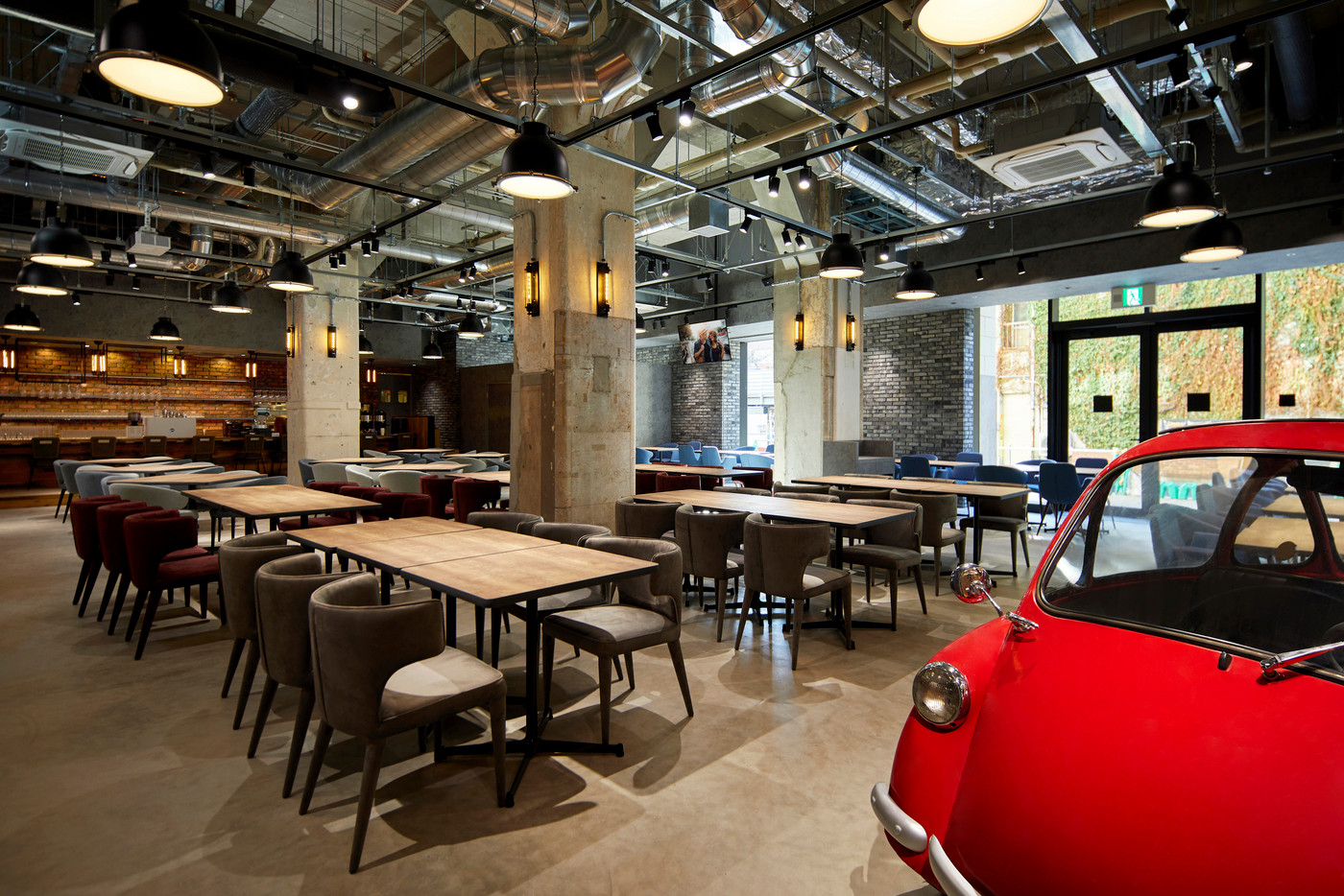 ラウンジにレストランにジムまで！快適に過ごせる施設が豊富3701592