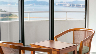 クラシック ルーム シングルベッド 2 台 シービュー (Corner)