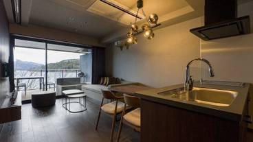 客室内のダイニングエリア / 15