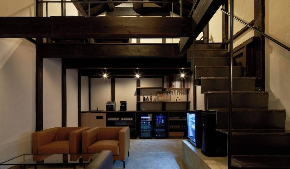 ラウンジ 凪② / 2