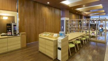 ロビー応接スペース / 3