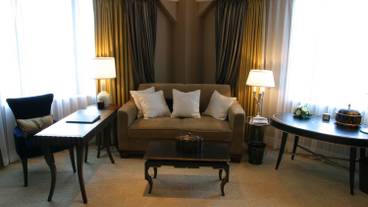 本館グランドスイート ツインのリビング / 4