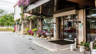 施設の入り口 / 17