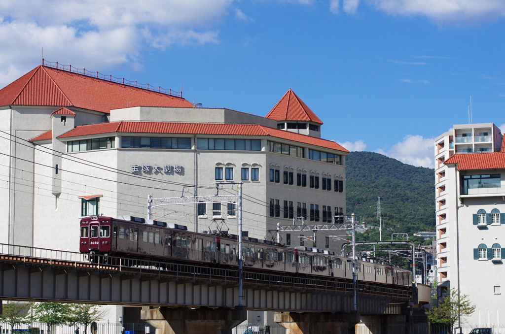 宝塚歌劇を本拠地「宝塚大劇場」で観てみたい！3382631