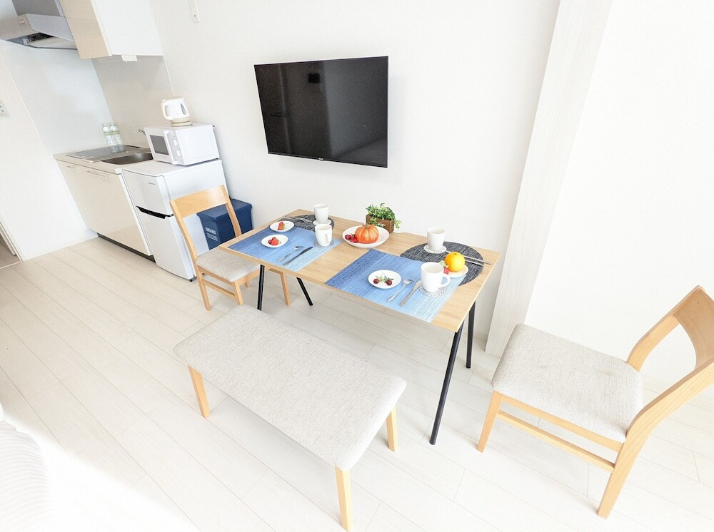 客室内のダイニングエリア