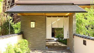 エントランス付近 / 1