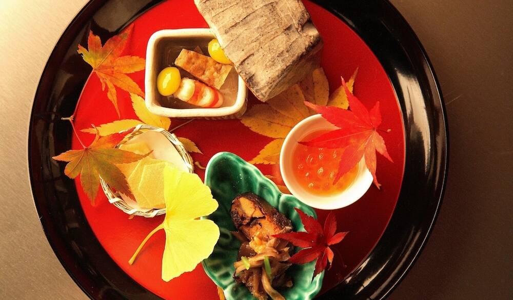 お部屋で味わえる
本格的な京懐石料理 / 2