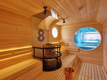 8hotel湘南藤沢 / 1