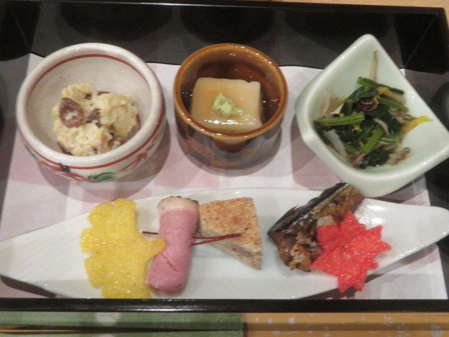 夕食時に出ました