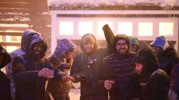 施設の正面 (日没後) / 4