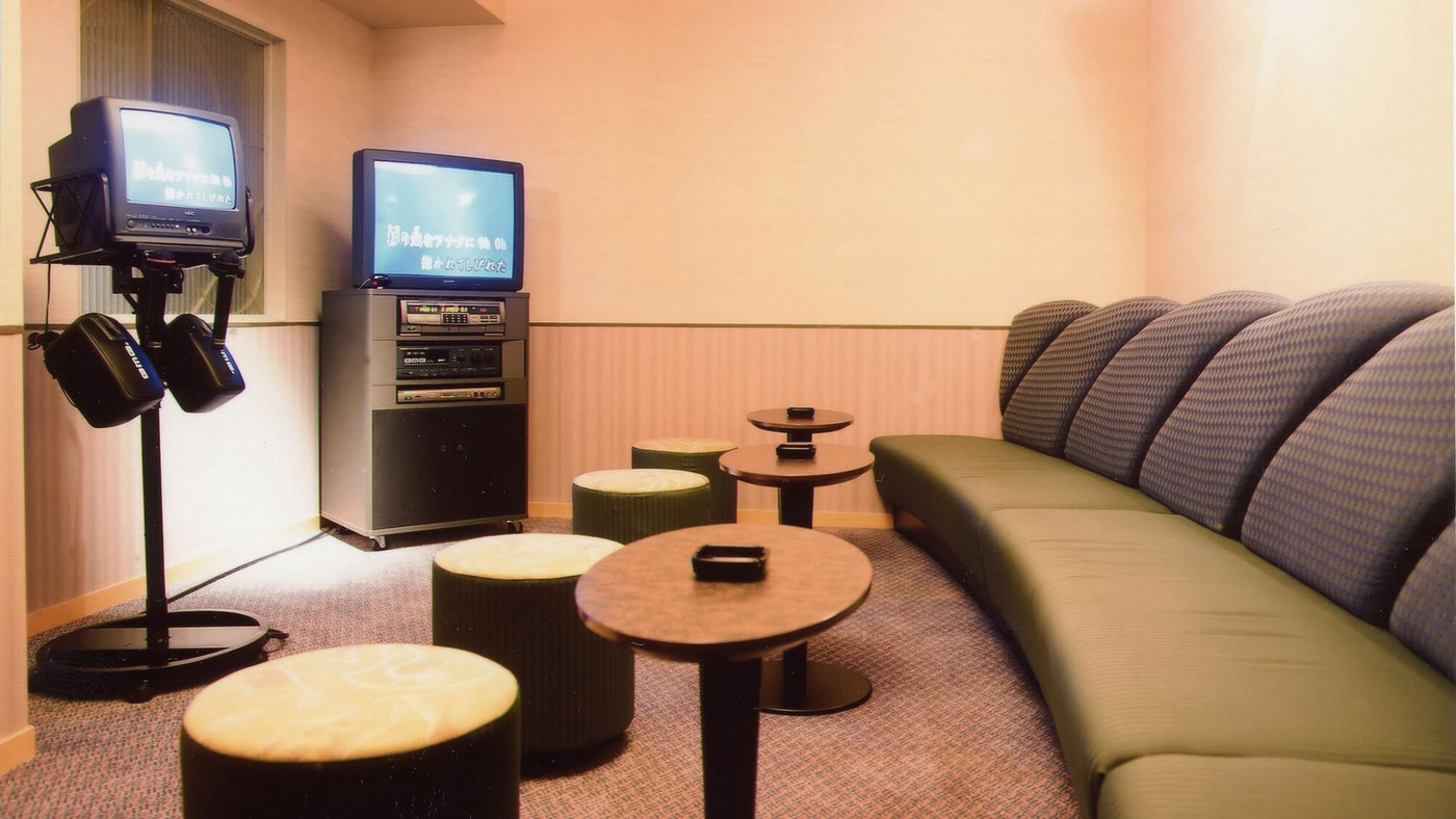 4. 足湯テラスやカラオケで楽しいひと時を「昼神グランドホテル天心」3483517