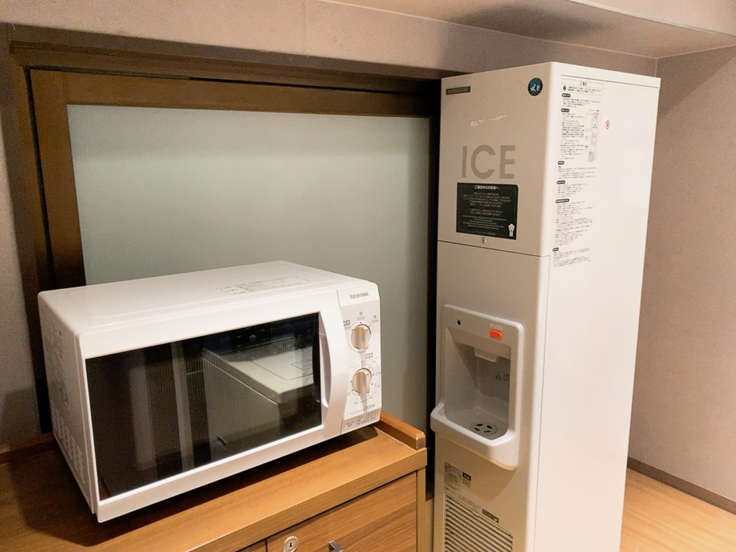 電子レンジとアイスマシン