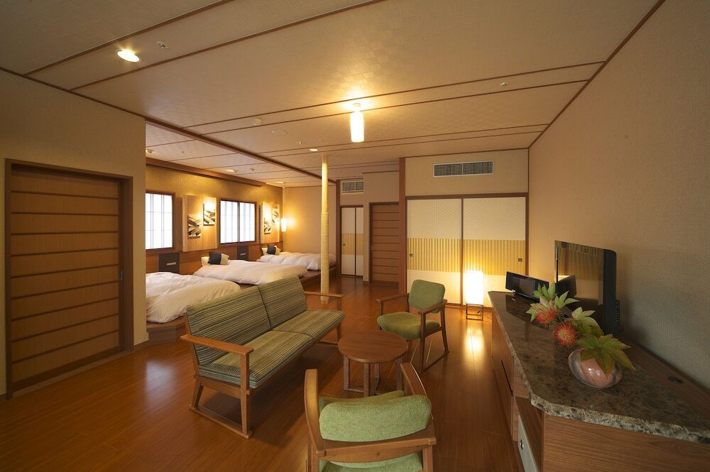 日の出と満天の星が自慢！潮騒を聞きながらのんびり温泉が楽しめる4261736