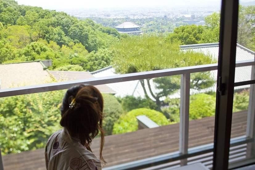 8.古都・奈良を一望できる宿「奈良 万葉若草の宿三笠」/人工温泉4240015